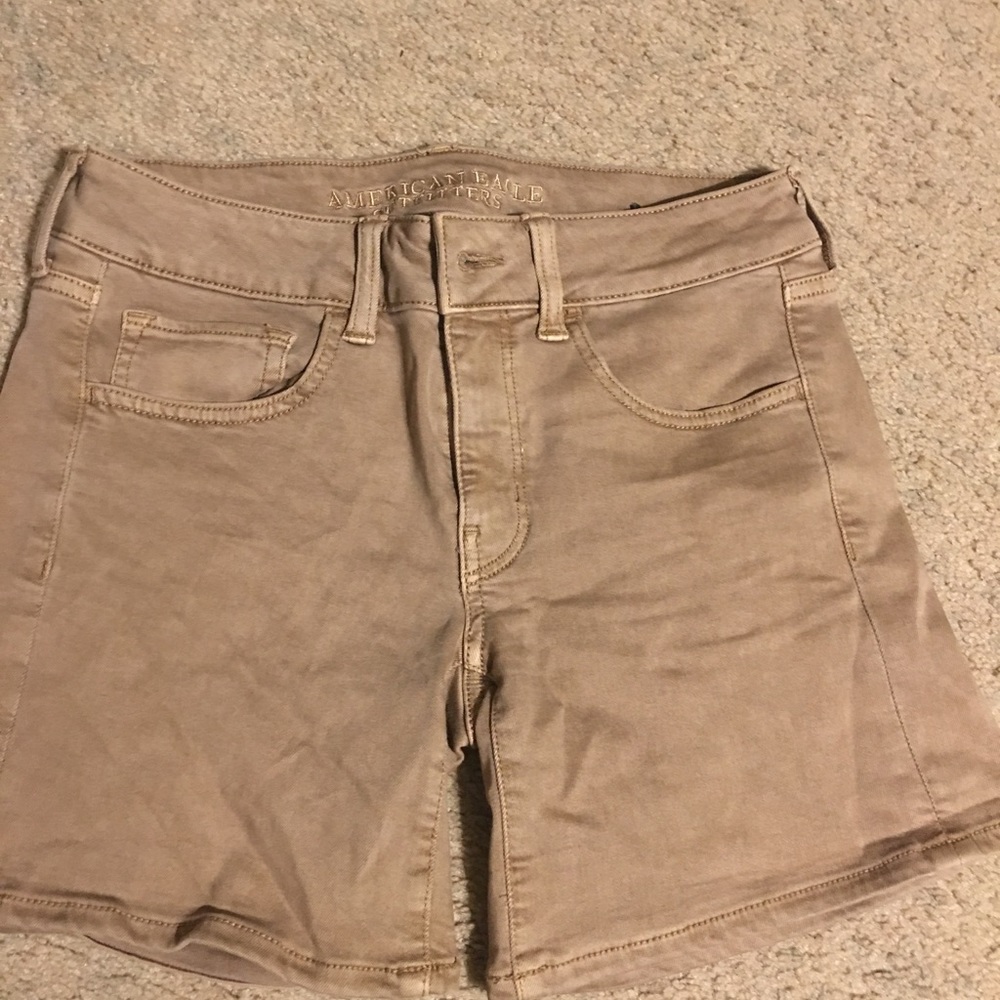 Khaki shorts American eagle